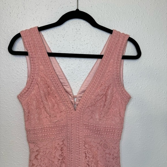 BARDOT Morgan Front Slit Lace Cocktail Dress in Blush Pink Sz. 4 XS - Picture 4 of 7